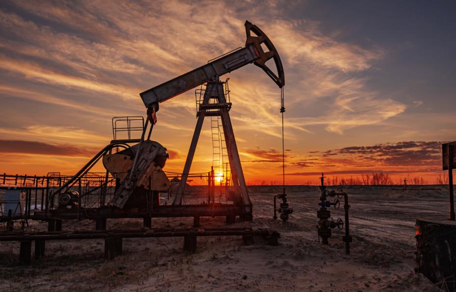 El precio del barril OPEP supera los 100 dólares por primera vez desde 2014