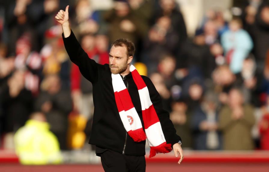 Eriksen regresa con Brentford tras paro cardiaco