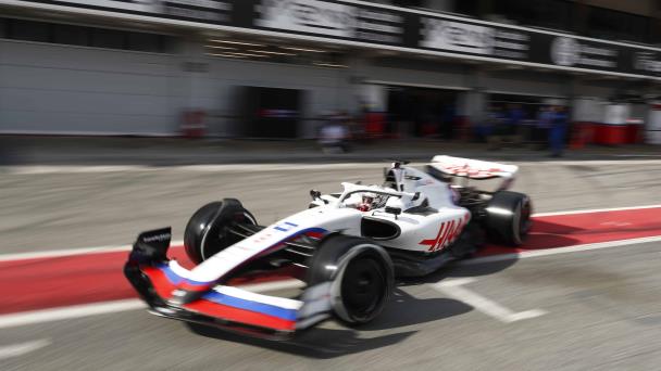 Haas elimina referencias a patrocinador ruso en su auto