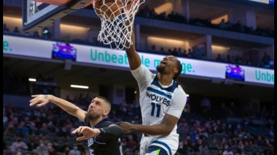 Dos jugadores ucranianos de la NBA reclaman el fin de la invasión rusa Dos jugadores ucranianos de la NBA reclaman el fin de la invasión rusa