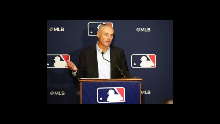 Rob Manfred se une a negociaciones en busca de poner fin al paro en Grandes Ligas