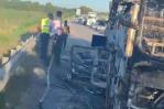 Video | Vehículo se incendia en la autovía El Coral