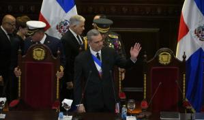 Abinader dice que respeta cr&iacute;ticas y opiniones contra el gobierno que se producen en medios de comunicaci&oacute;n