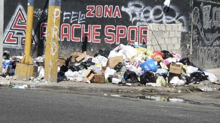 La basura no perdona a Santo Domingo Este el Día de la Independencia