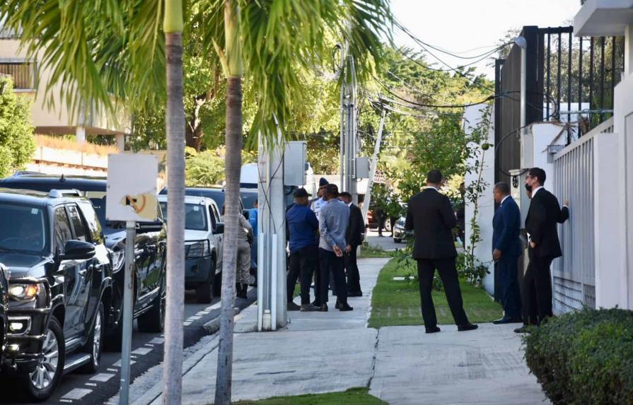 Tranquilo y asegurado, así está el exterior de la casa de Abinader previo a rendición de cuentas