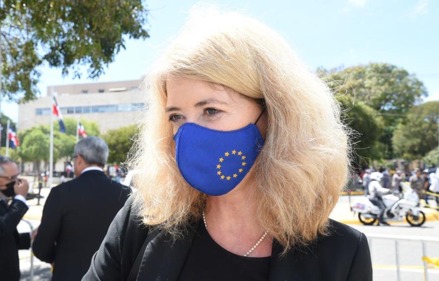 Embajadora de la Unión Europea destaca mención de Ucrania en rendición de cuentas