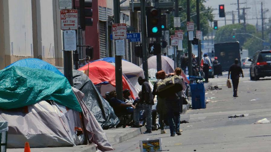 Concejo de Los Ángeles aprueba la compra de un hotel para albergar a personas sin techo