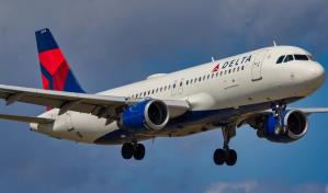 La aerolínea Delta pierde 940 millones hasta marzo, pero anticipa más demanda