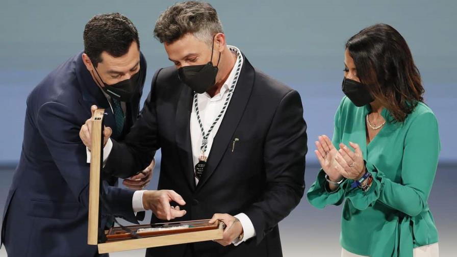 Alejandro Sanz se reencuentra con su raíz más profunda como Hijo Predilecto Alejandro Sanz se reencuentra con su raíz más profunda como Hijo Predilecto