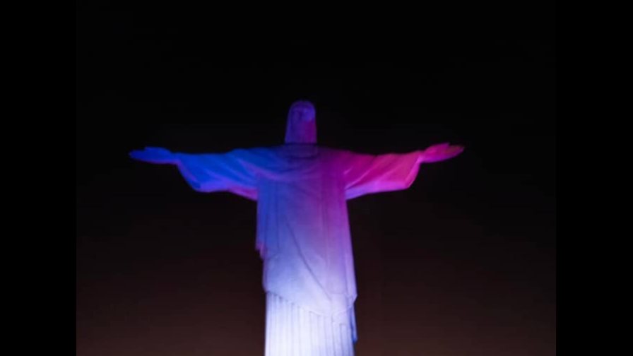 Iluminan en Brasil al Cristo del Corcovado con colores de bandera dominicana por primera vez
