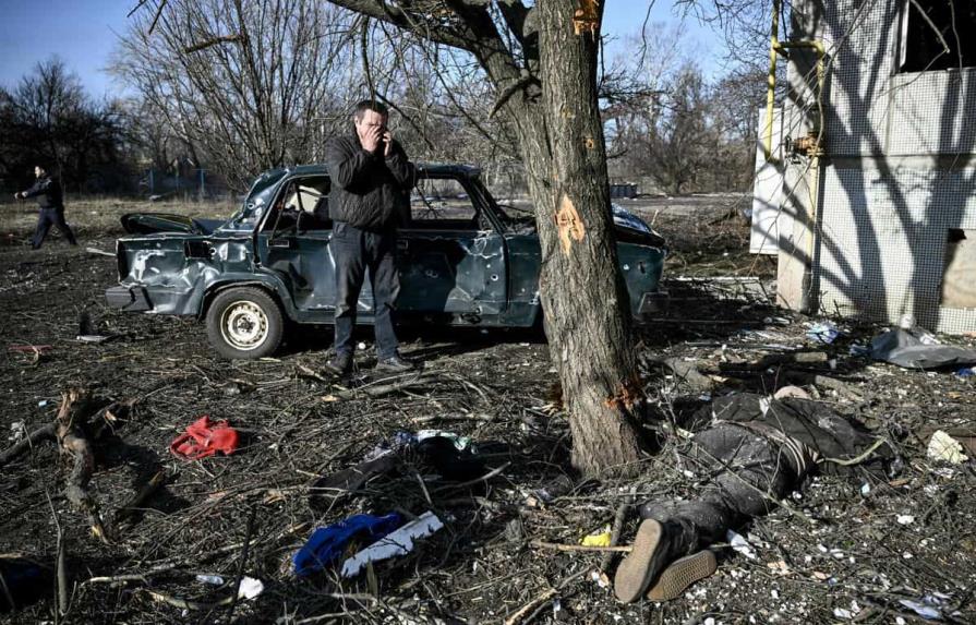 Ucrania cifra en 352 los civiles muertos desde el inicio de la guerra