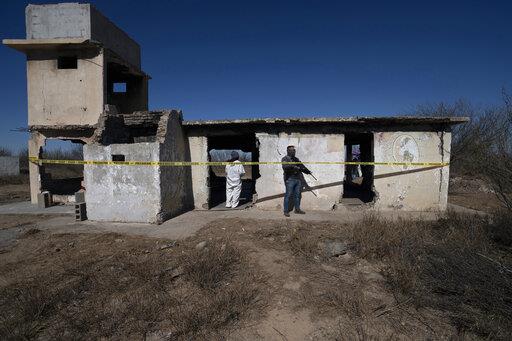 México busca a casi 100,000 desaparecidos; encuentra horror