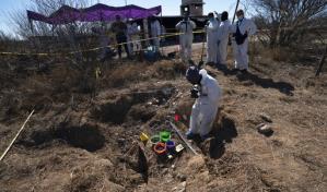 México busca a casi 100,000 desaparecidos; encuentra horror
