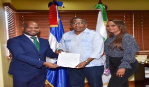 Dirigente comunitario solicita Comedores Económicos para sectores de Los Alcarrizos