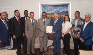 Gobierno deposita proyectos para reformar leyes de hidrocarburos, de compras y fideicomisos