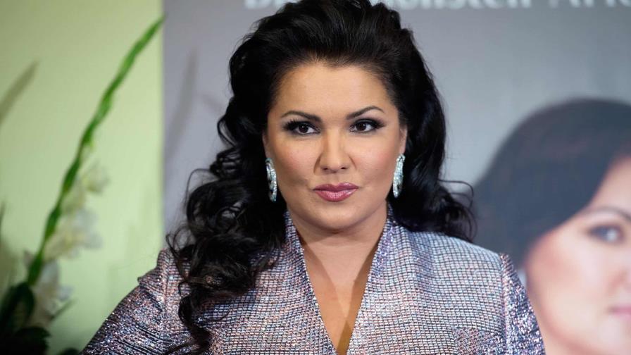 La soprano Anna Netrebko anuncia que no actuará en La Scala