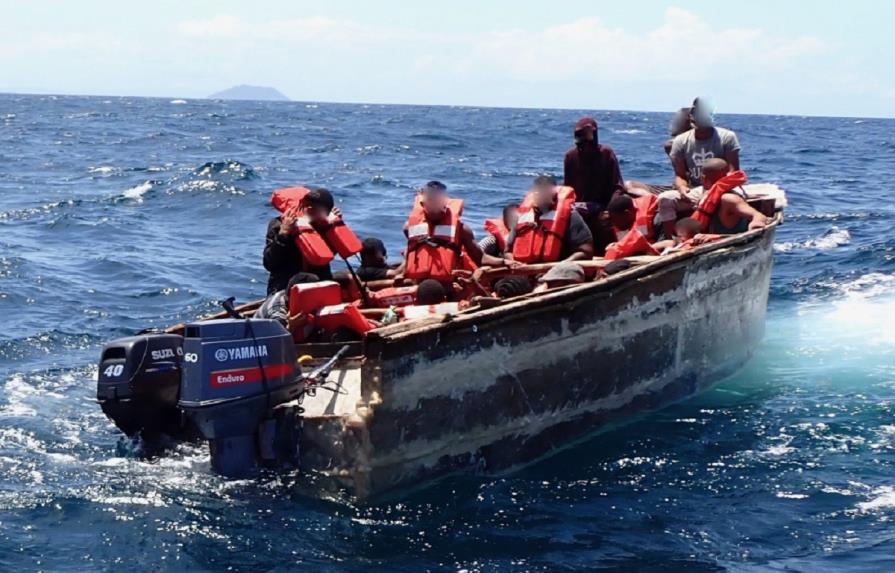 Guardia Costera de EEUU intercepta barco con 179 haitianos frente a Bahamas