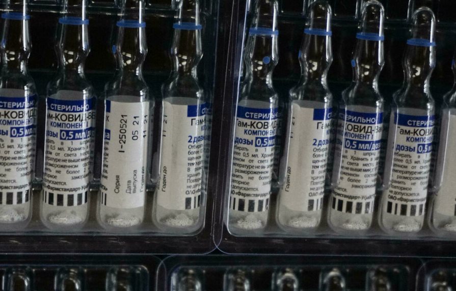 Gobierno de Guatemala culpa antivacunas vencimiento de un millón dosis Sputnik V