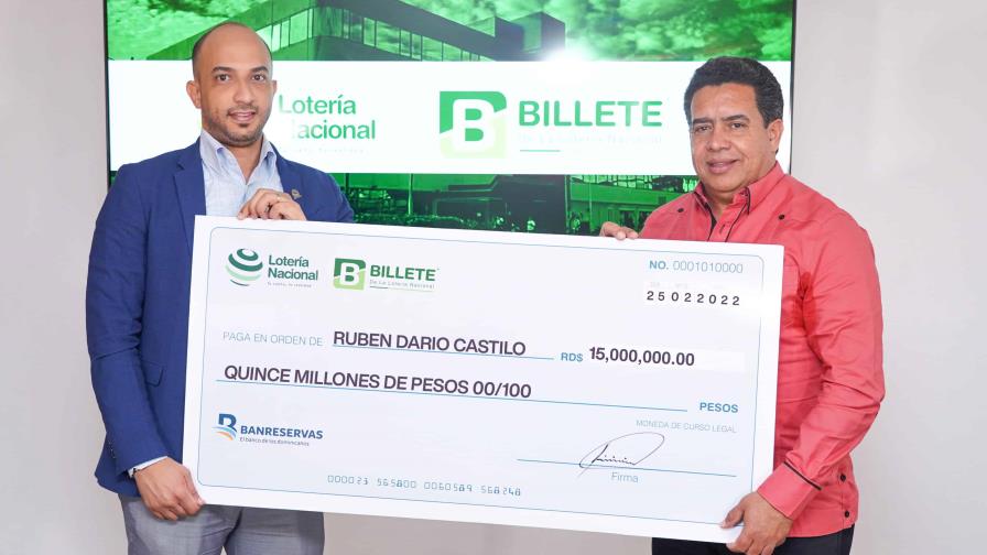 Entregan RD$15 millones a ganador de sorteo de la Lotería Nacional