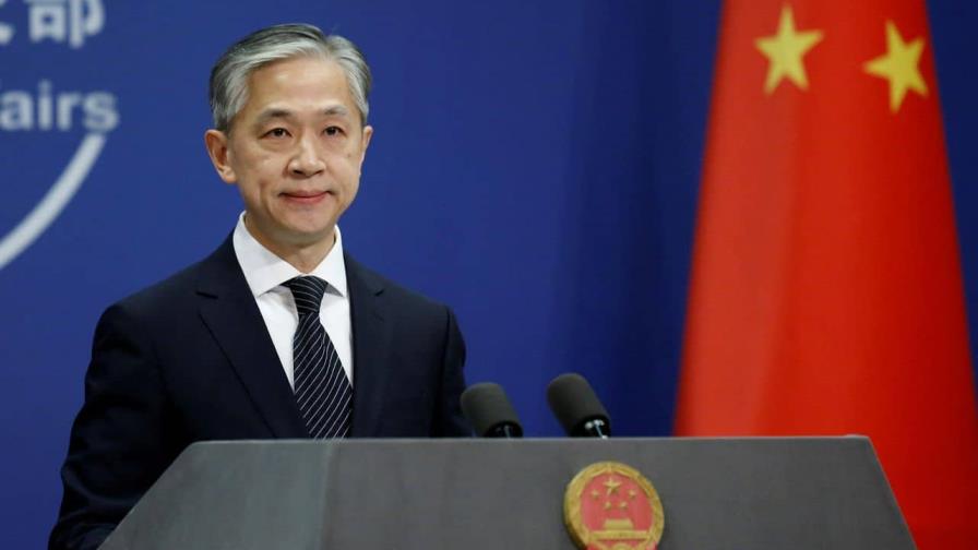 China pide respeto a sus intereses y critica las sanciones a Rusia