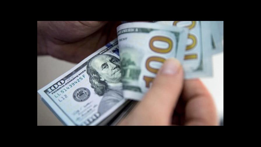 El peso dominicano se fortaleció casi 5 % frente al dólar