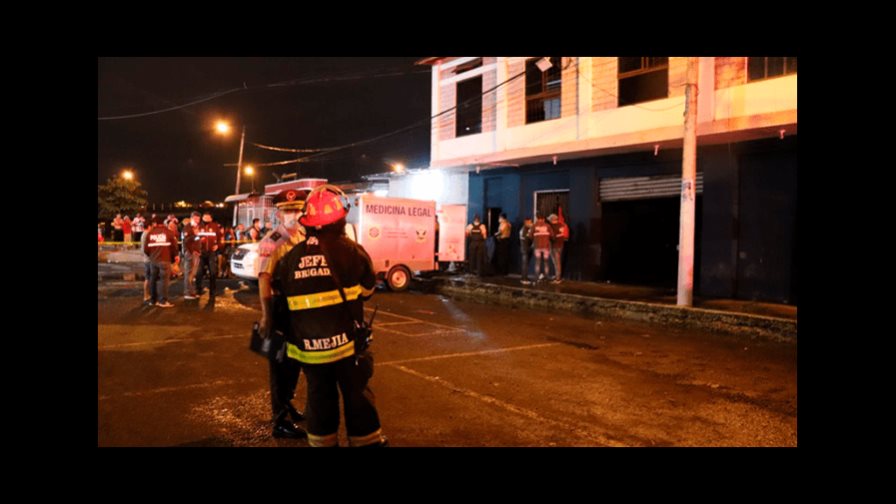 Incendio deja siete muertos en clínica de Ecuador