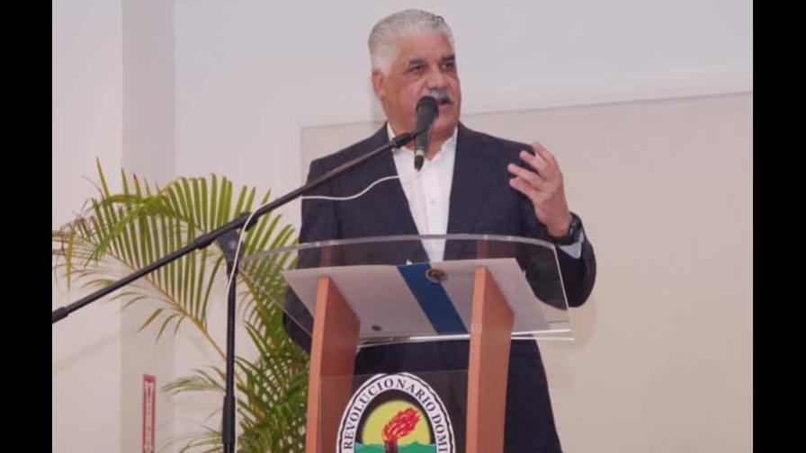 Miguel Vargas critica manejo del Gobierno al tema haitiano
