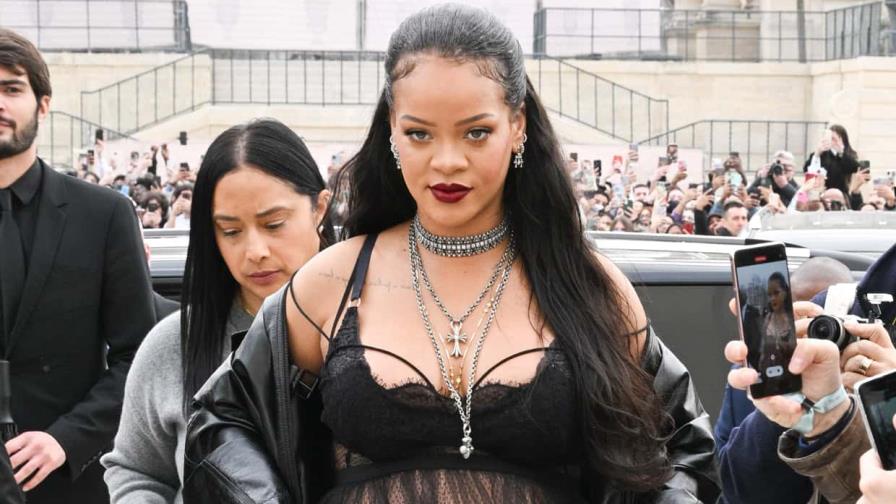 El sexy look de Rihanna para asistir a la Semana de la Moda de París El sexy look de Rihanna para asistir a la Semana de la Moda de París