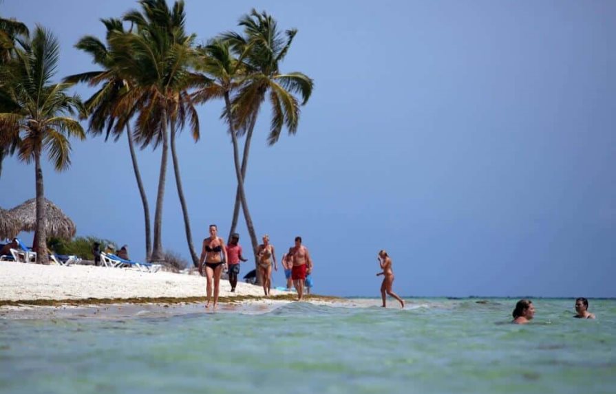 República Dominicana amplía por 48 horas el hospedaje de turistas ucranianos varados