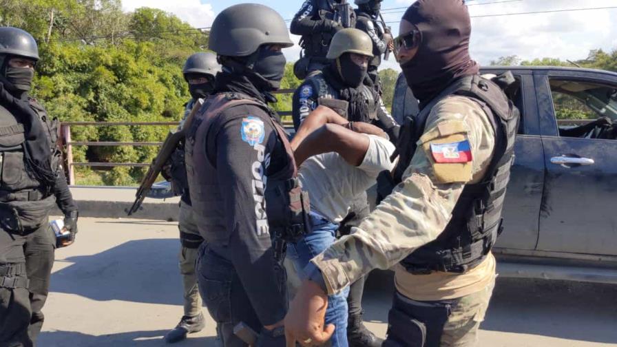 RD repatría policía haitiano vinculado al asesinato del presidente Jovenel Moïse