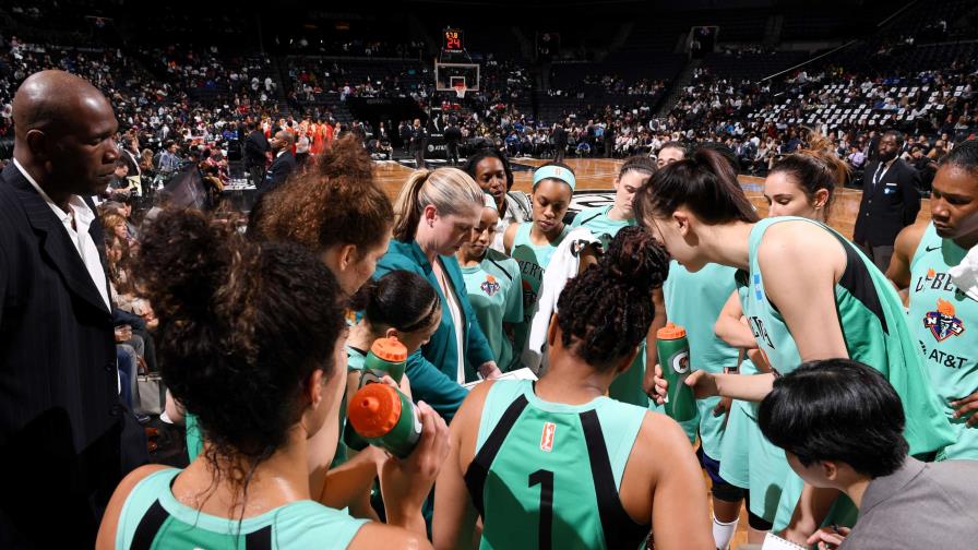 WNBA impone multa récord al Liberty por vuelos chárter