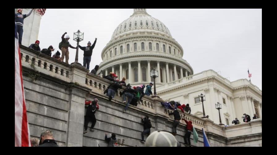 Primer juicio de uno de los asaltantes del Capitolio de EEUU comienza en Washington