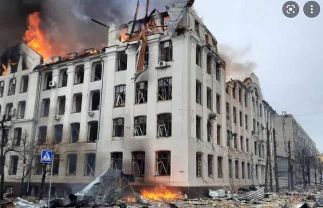 Dominicana atrapada en la guerra de Ucrania reporta ataque a edificio donde reside