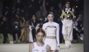 Ficción y fantasía a ritmo de Rosalía, así fue el desfile de Balmain en París