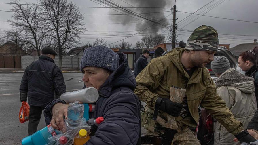 Ucrania y Rusia acuerdan un alto al fuego temporal para evacuar civiles