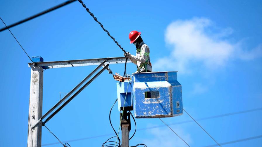 En Santiago, La Vega, Espaillat y Puerto Plata se quedarán sin electricidad el fin de semana