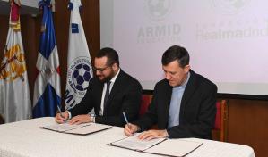 El Colegio Loyola Santo Domingo y la Fundación ARMID firman acuerdo de colaboración  