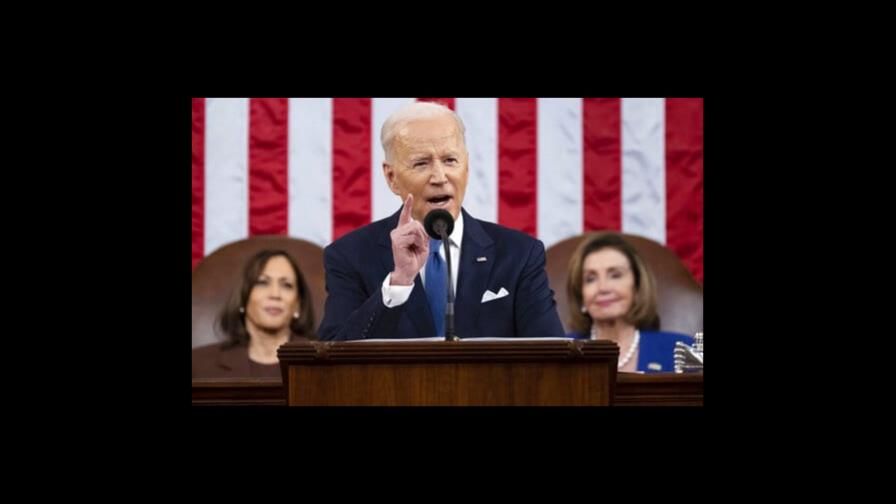 Biden busca 10,000 millones de dólares de ayuda a Ucrania