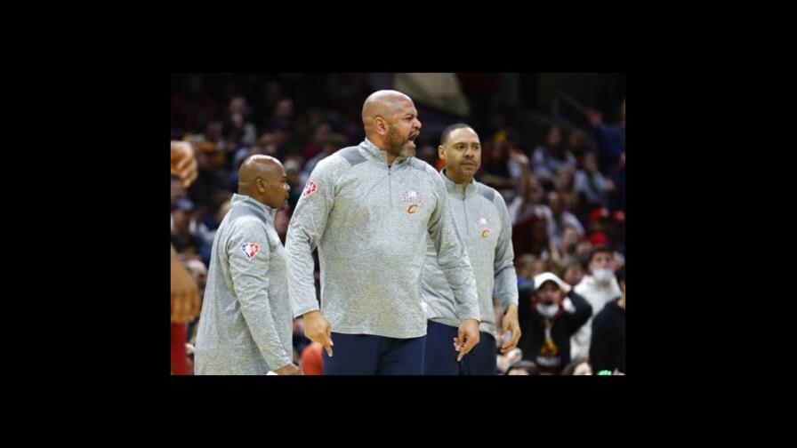 La NBA multa al coach de Cavaliers por estallar contra árbitros