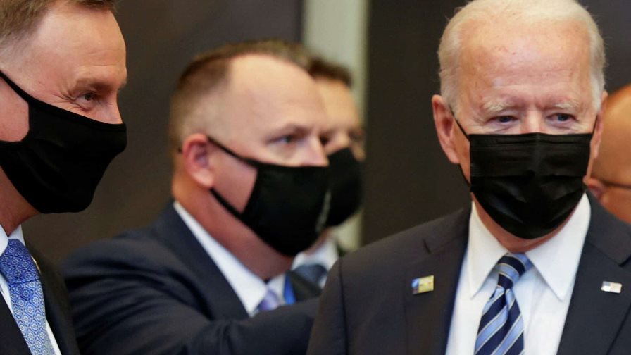 Biden agradece al presidente polaco su hospitalidad con los ucranianos