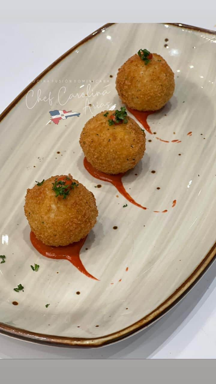 Bollos de Yuca rellenos de carne