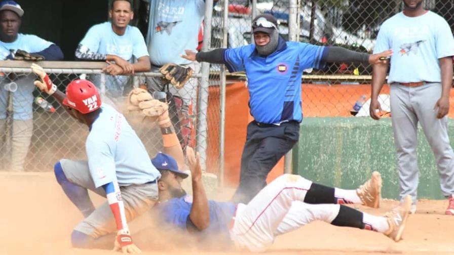 Selección nacional vence a Fuerza Aérea y a la Policía en fogueo molinete Selección nacional vence a Fuerza Aérea y a la Policía en fogueo molinete