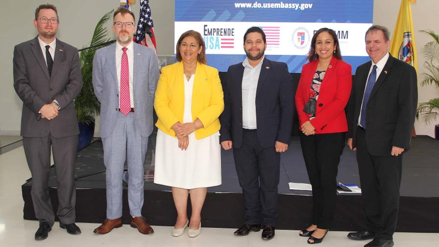 Embajada de EEUU en RD celebra junto a PUCMM feria “Emprende USA”