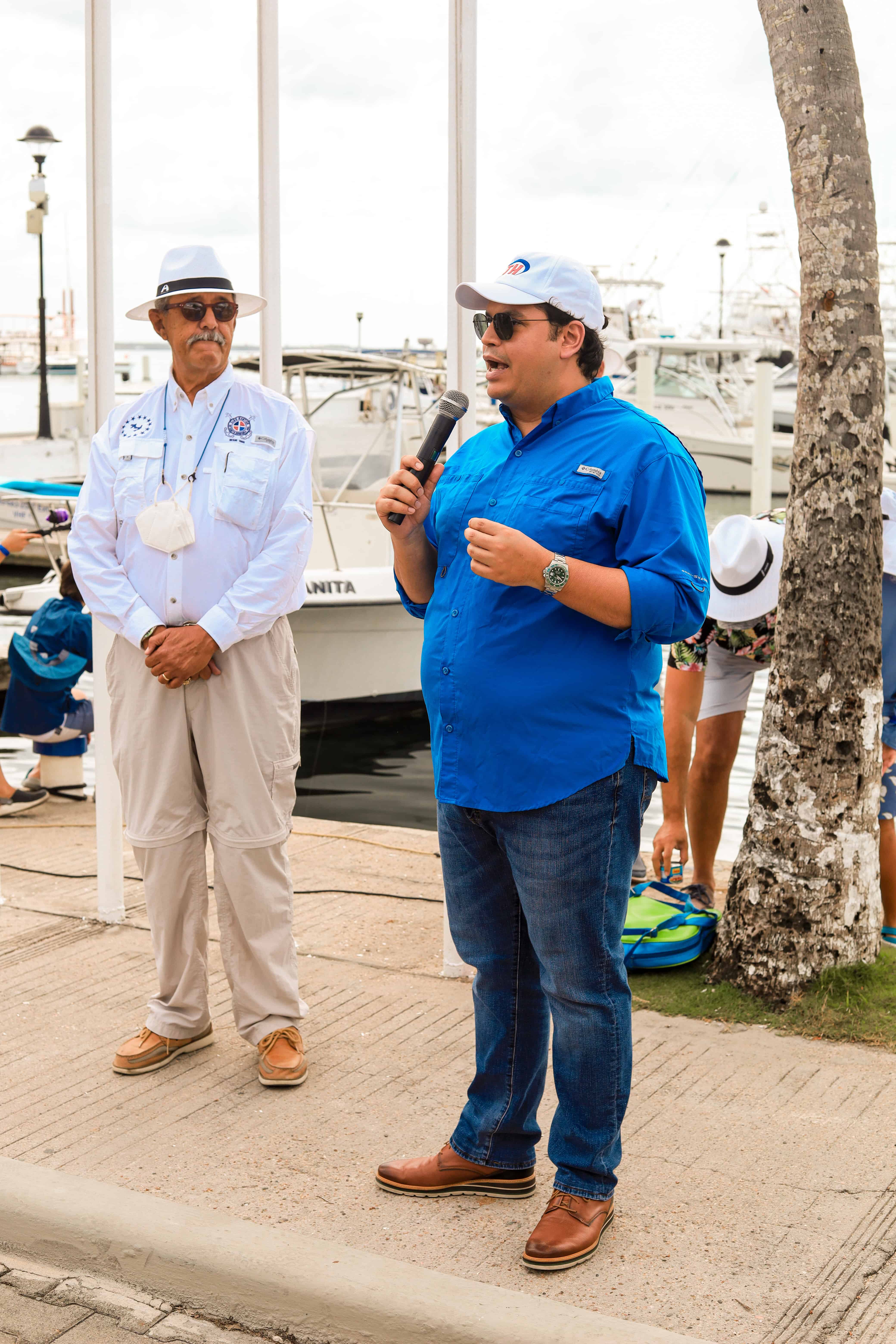 El comodoro, arquitecto Héctor Duval y José Enrique Núñez, del Club Náutico de Santo Domingo.