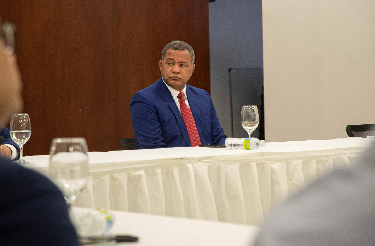 El director del Instituto Nacional de Tránsito y Transporte Terrestre (Intrant), Rafael Arias,.