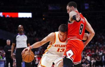 Hawks reaccionan al final y vencen a Bulls