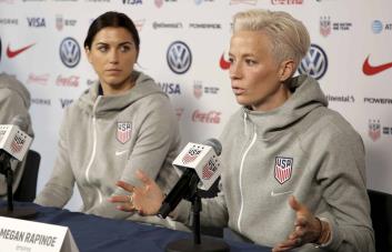 Cone recibe apoyo de jugadoras para seguir presidiendo fútbol femenino USA