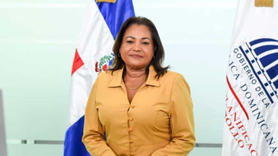 Gobernadora de Santo Domingo afirma trabajan en solucionar problemas técnicos con tarjeta Supérate