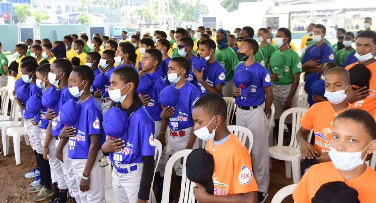 Más de 200 niños participan en el XI toneo RBI inugurado por la Fundación Rica, decicado a Juan Marichal.