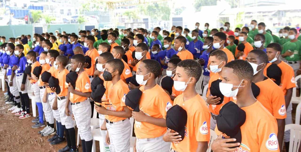 Más de 200 niños participan en el XI toneo RBI inugurado por la Fundación Rica, decicado a Juan Marichal.